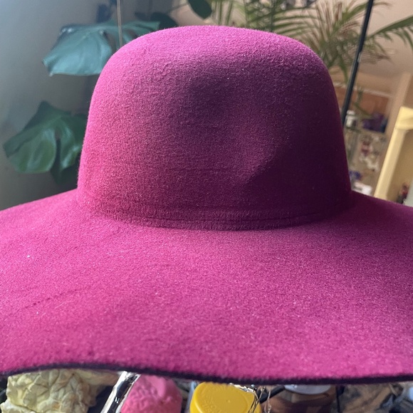 Hat - Picture 1 of 4